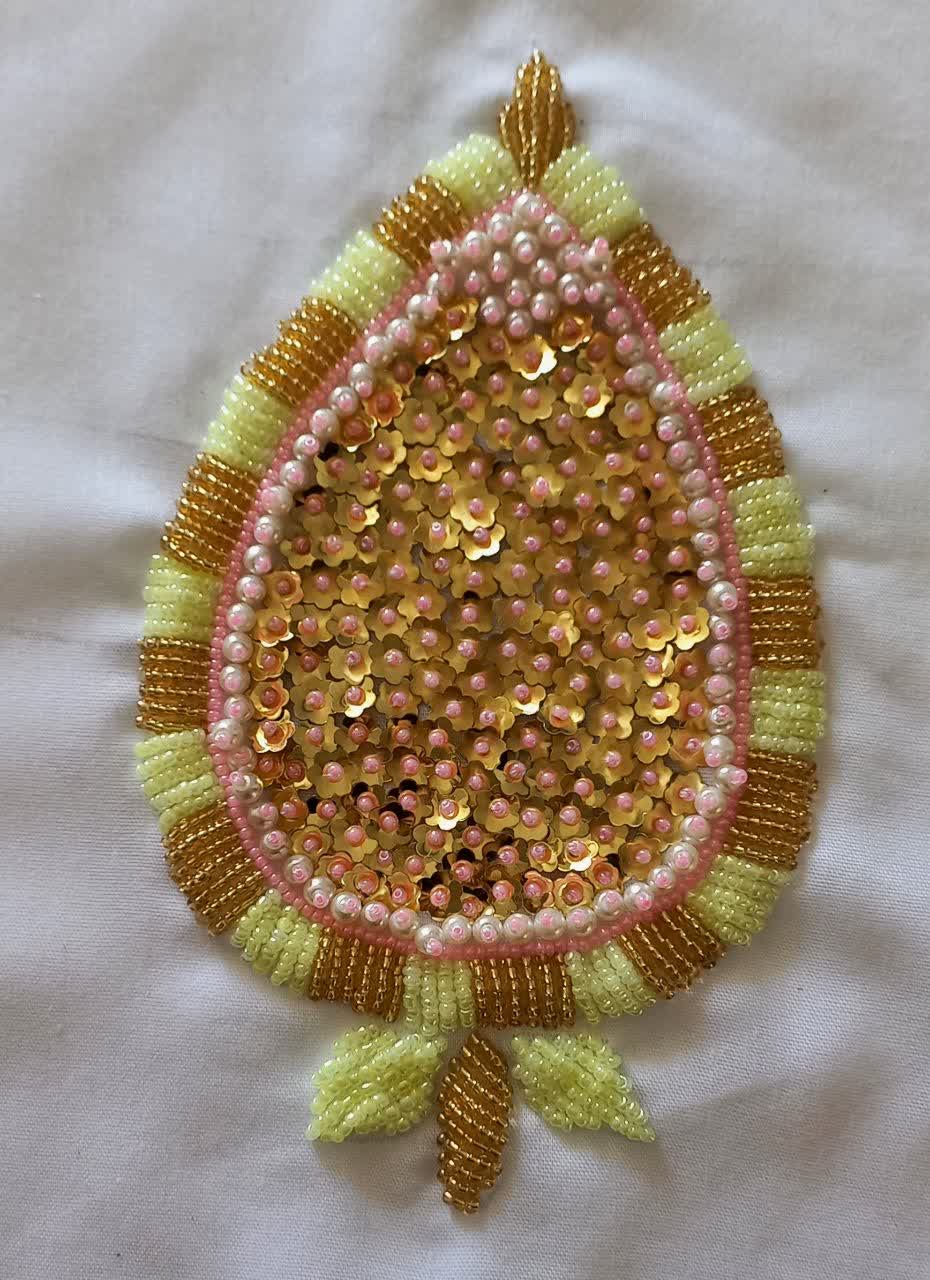 first photo of the Sequins and beading mode 13